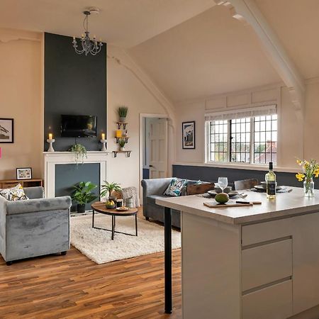 Finest Retreats - Sunnycroft Penthouse Apartment Llandrindod Wells Exterior photo